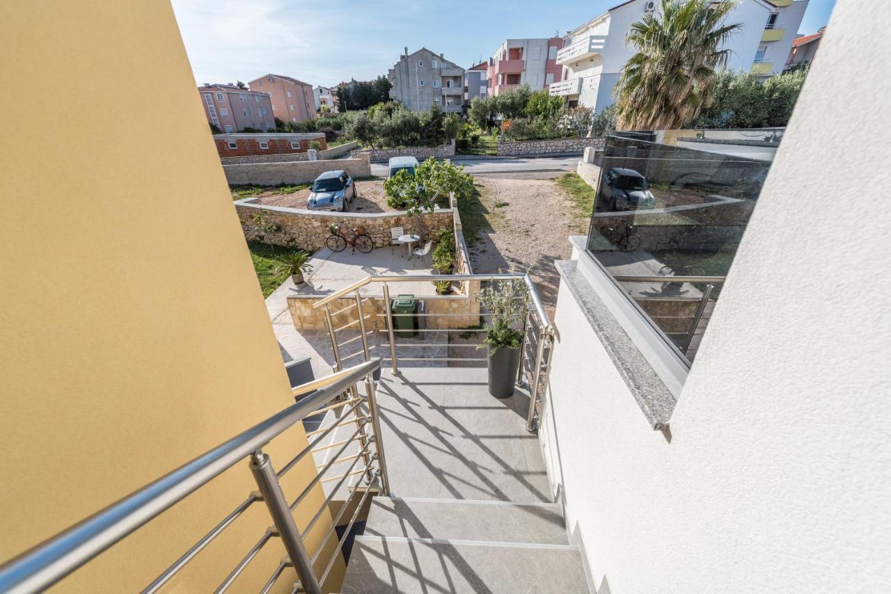 Apartments Yellow Novalja Exterior foto